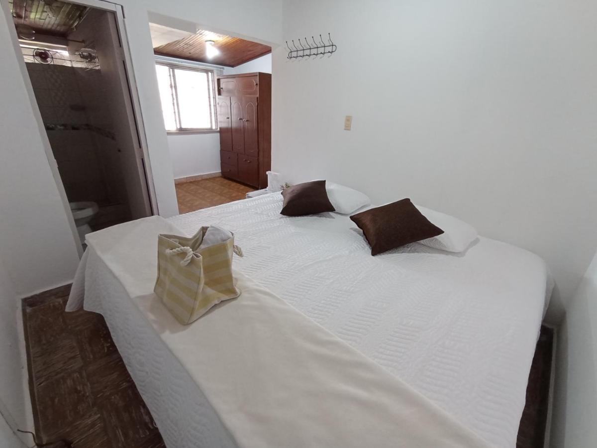 Komodo Alojamiento- Hostal Autoservicio - Ubicado Muy Cerca Al Centro Historico -Habitaciones Con Bano Privado, Wifi , Cama 2X2 Popayan Eksteriør bilde