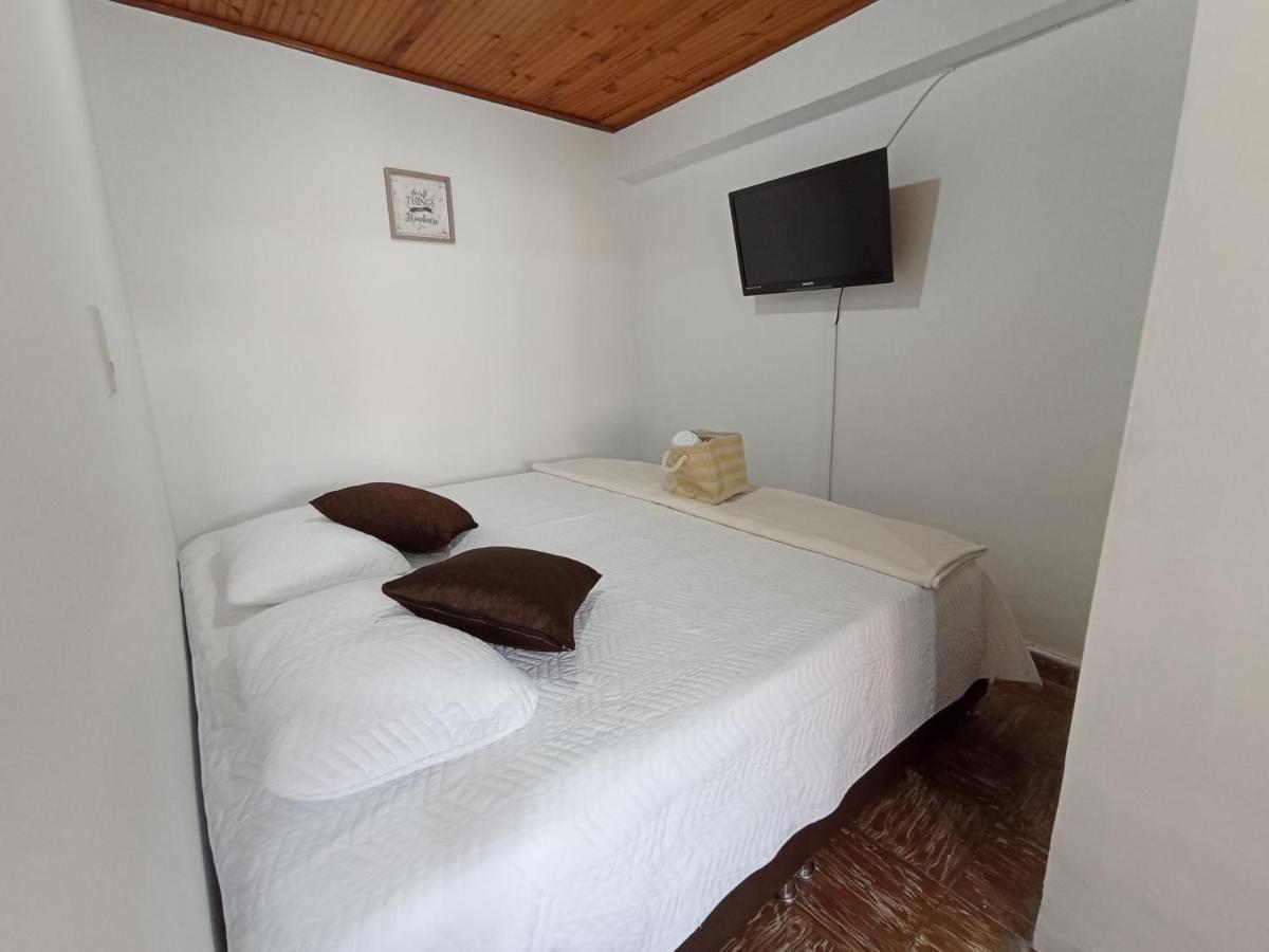 Komodo Alojamiento- Hostal Autoservicio - Ubicado Muy Cerca Al Centro Historico -Habitaciones Con Bano Privado, Wifi , Cama 2X2 Popayan Eksteriør bilde