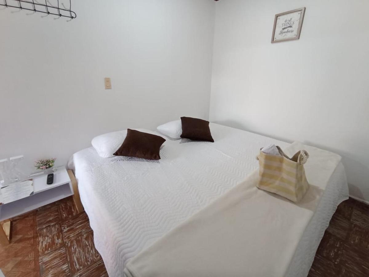 Komodo Alojamiento- Hostal Autoservicio - Ubicado Muy Cerca Al Centro Historico -Habitaciones Con Bano Privado, Wifi , Cama 2X2 Popayan Eksteriør bilde