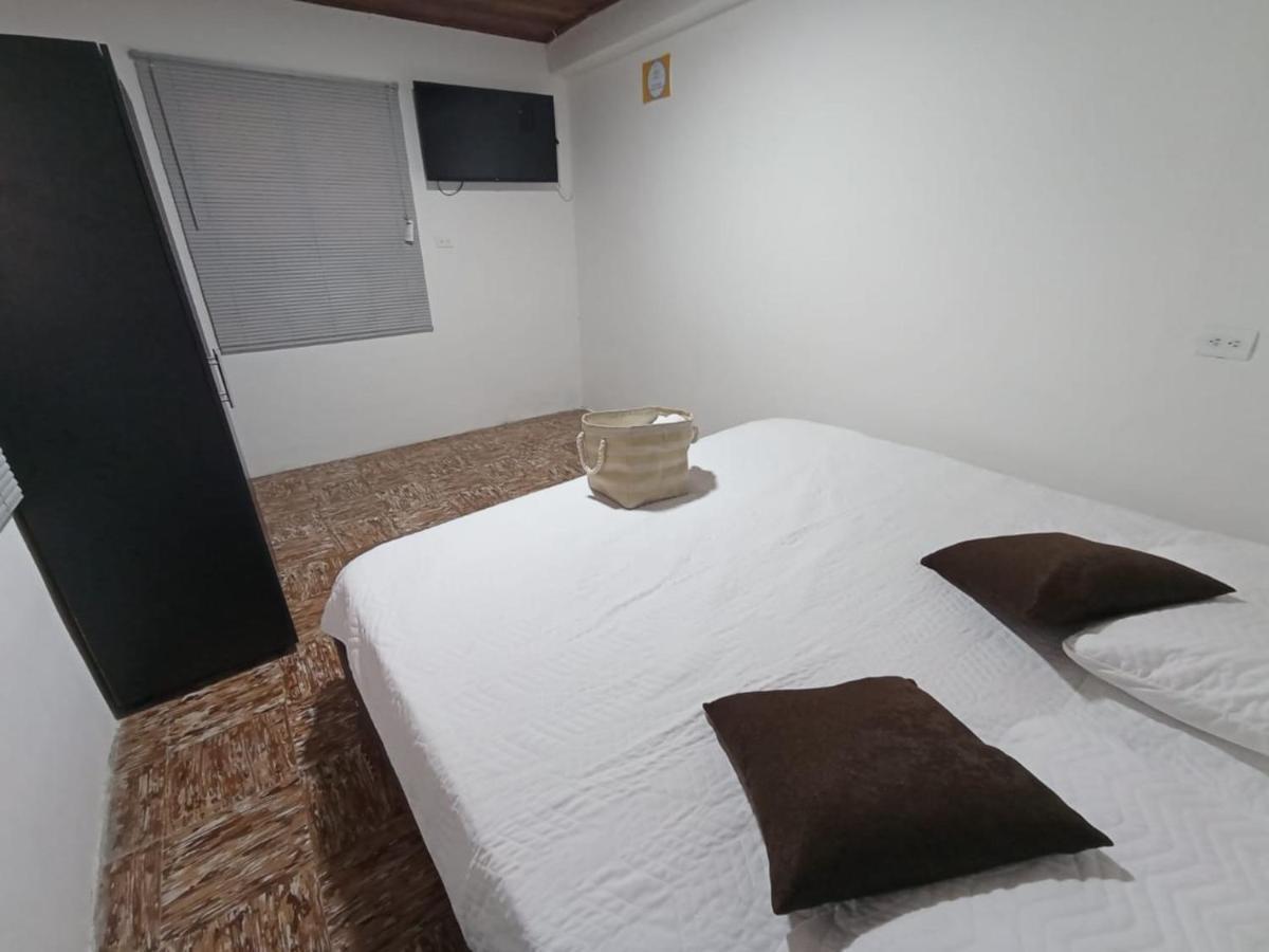Komodo Alojamiento- Hostal Autoservicio, Ubicado Cerca Al Centro Historico - Bano Privado, Wifi , Cama 2X2 Y Agua Caliente Y Cocina Compartida Popayan Eksteriør bilde