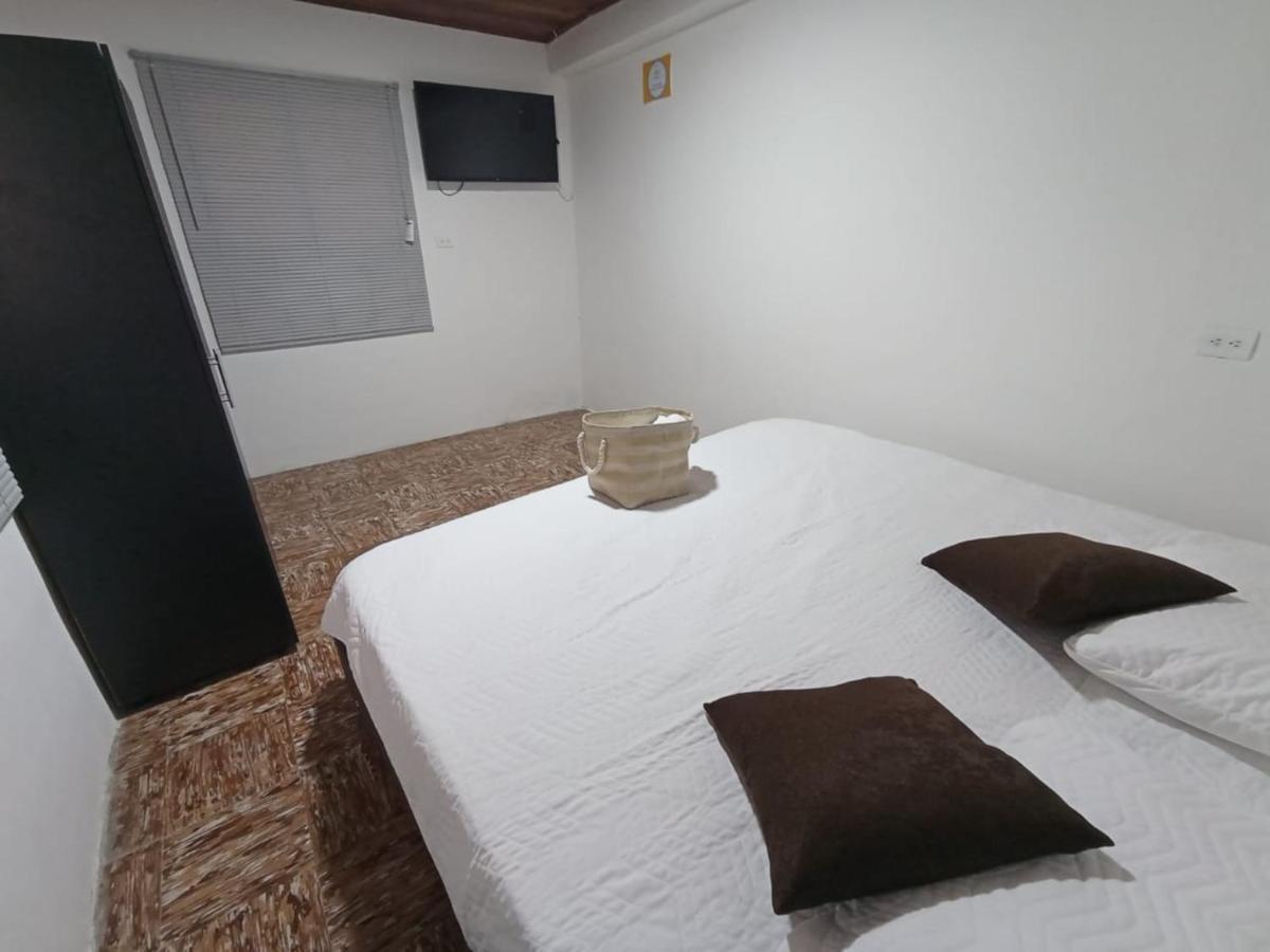 Komodo Alojamiento- Hostal Autoservicio - Ubicado Muy Cerca Al Centro Historico -Habitaciones Con Bano Privado, Wifi , Cama 2X2 Popayan Eksteriør bilde