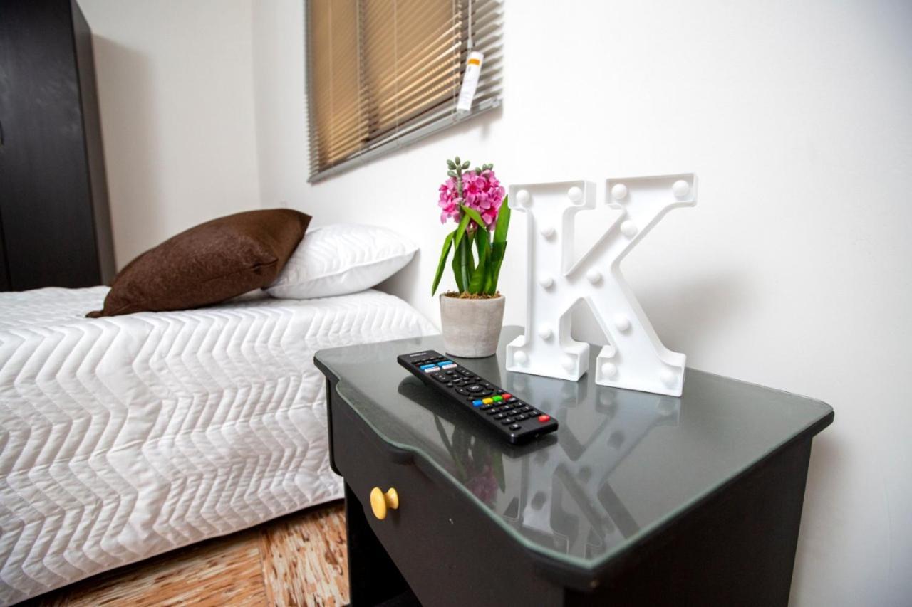 Komodo Alojamiento- Hostal Autoservicio, Ubicado Cerca Al Centro Historico - Bano Privado, Wifi , Cama 2X2 Y Agua Caliente Y Cocina Compartida Popayan Eksteriør bilde