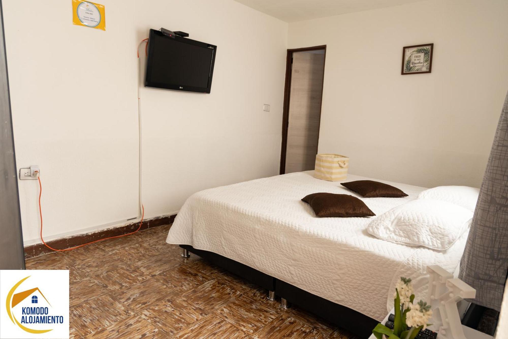 Komodo Alojamiento- Hostal Autoservicio, Ubicado Cerca Al Centro Historico - Bano Privado, Wifi , Cama 2X2 Y Agua Caliente Y Cocina Compartida Popayan Eksteriør bilde