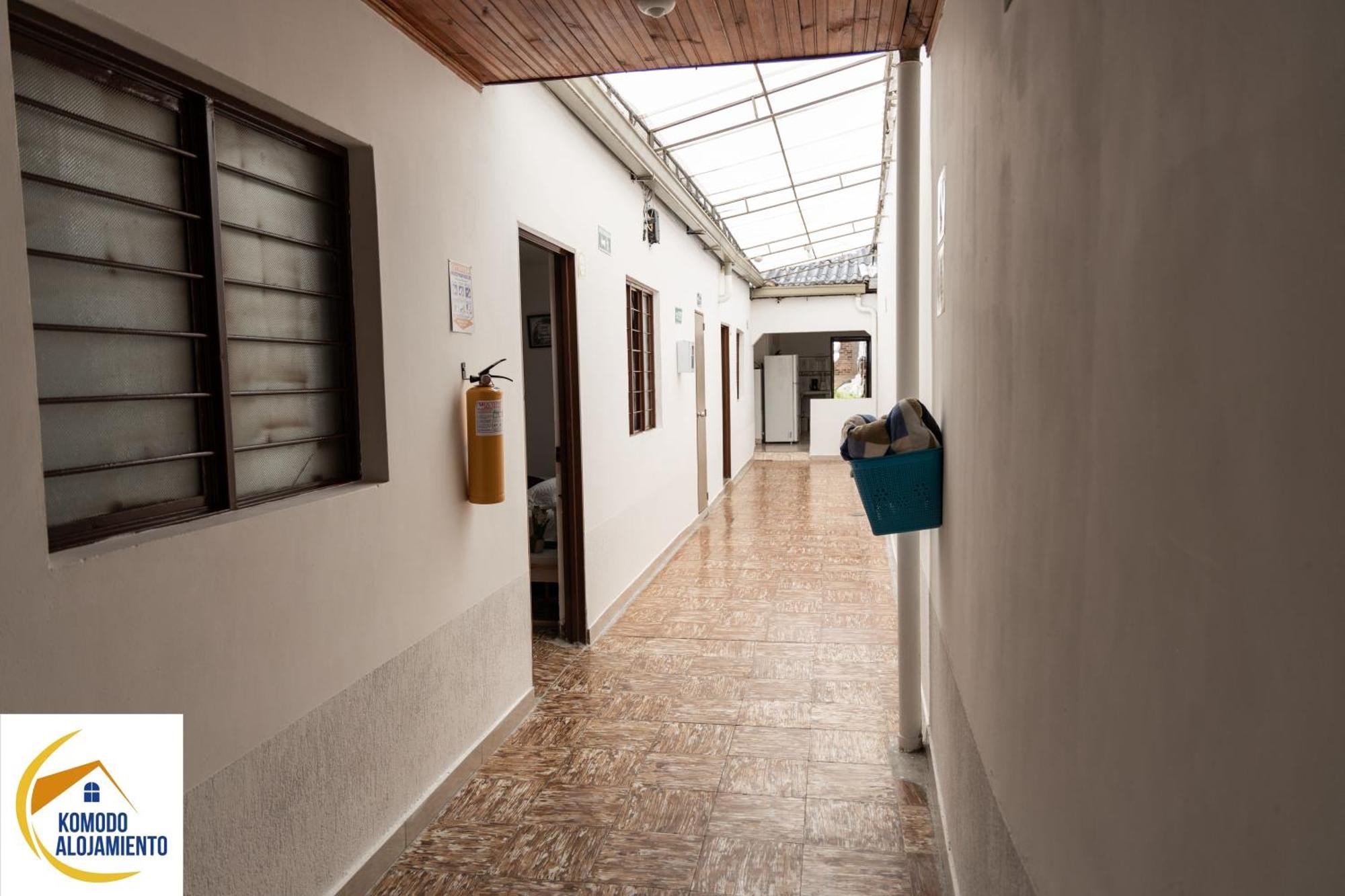 Komodo Alojamiento- Hostal Autoservicio, Ubicado Cerca Al Centro Historico - Bano Privado, Wifi , Cama 2X2 Y Agua Caliente Y Cocina Compartida Popayan Eksteriør bilde