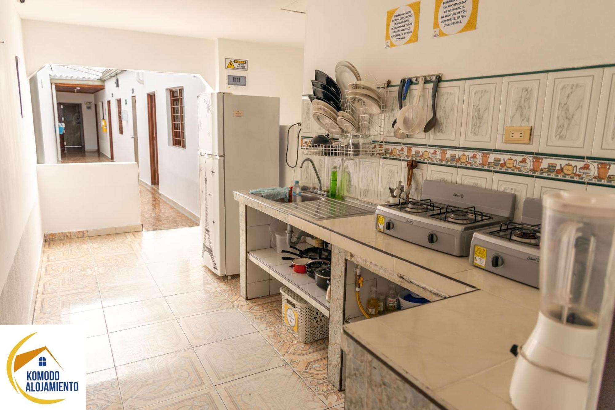 Komodo Alojamiento- Hostal Autoservicio, Ubicado Cerca Al Centro Historico - Bano Privado, Wifi , Cama 2X2 Y Agua Caliente Y Cocina Compartida Popayan Eksteriør bilde